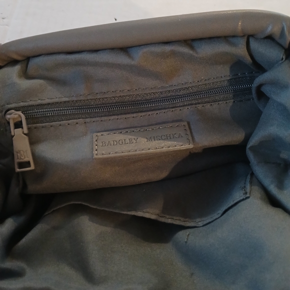 Badgley Mischka Grey Wrapped Frame Clutch Bag with Chain Strap - Picture 4 of 5